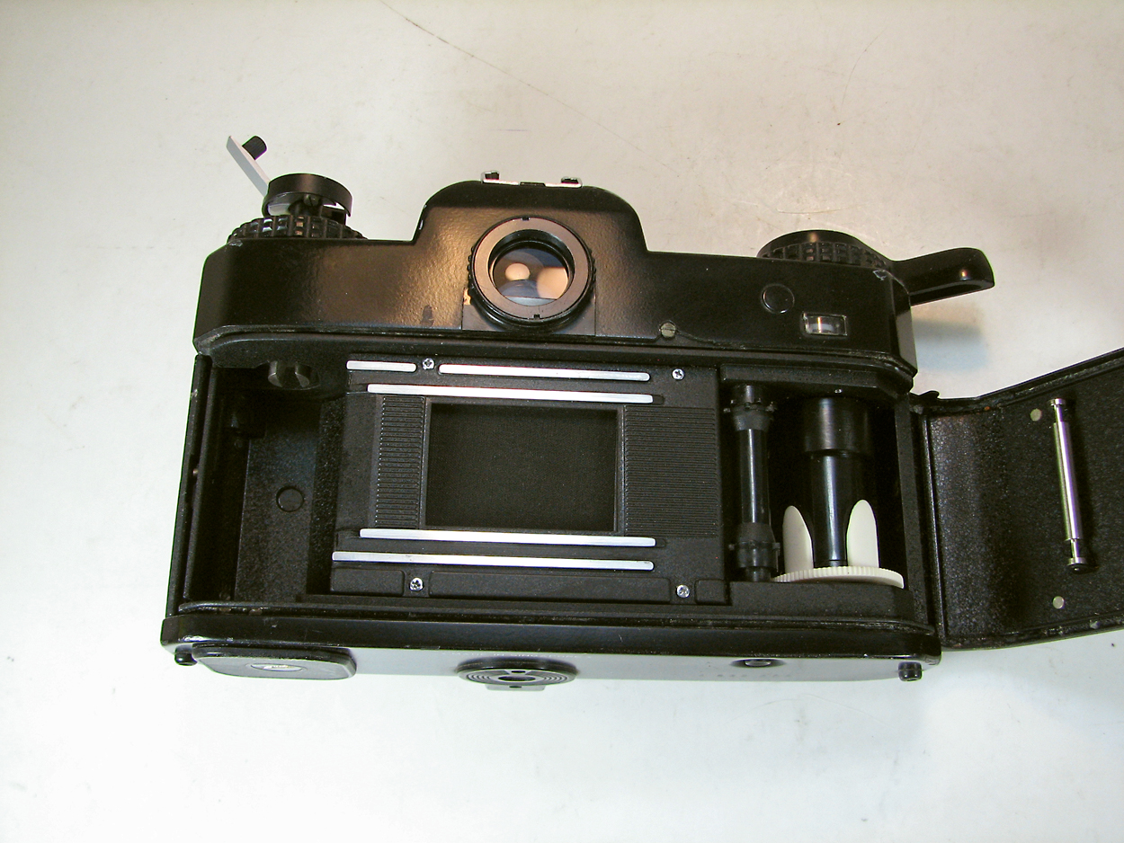 دوربین بسیار کمیاب ROLLEIFLEX SL 35 M