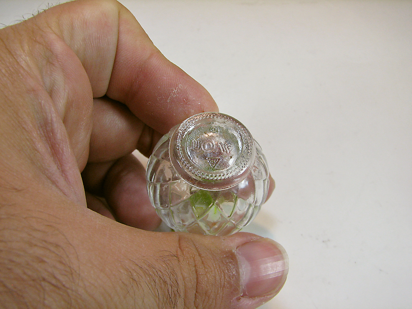 شیشه عطر کوچک قدیمی حالت تراش