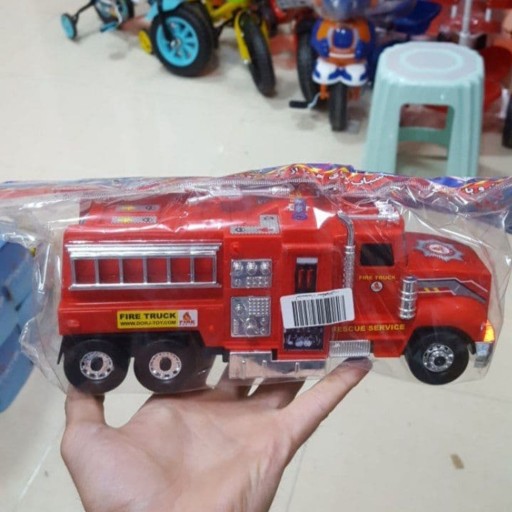       خرید اسباب بازی ماشین آتش نشانی به قیمت بسیار مناسب در مقایسه با بازار 
